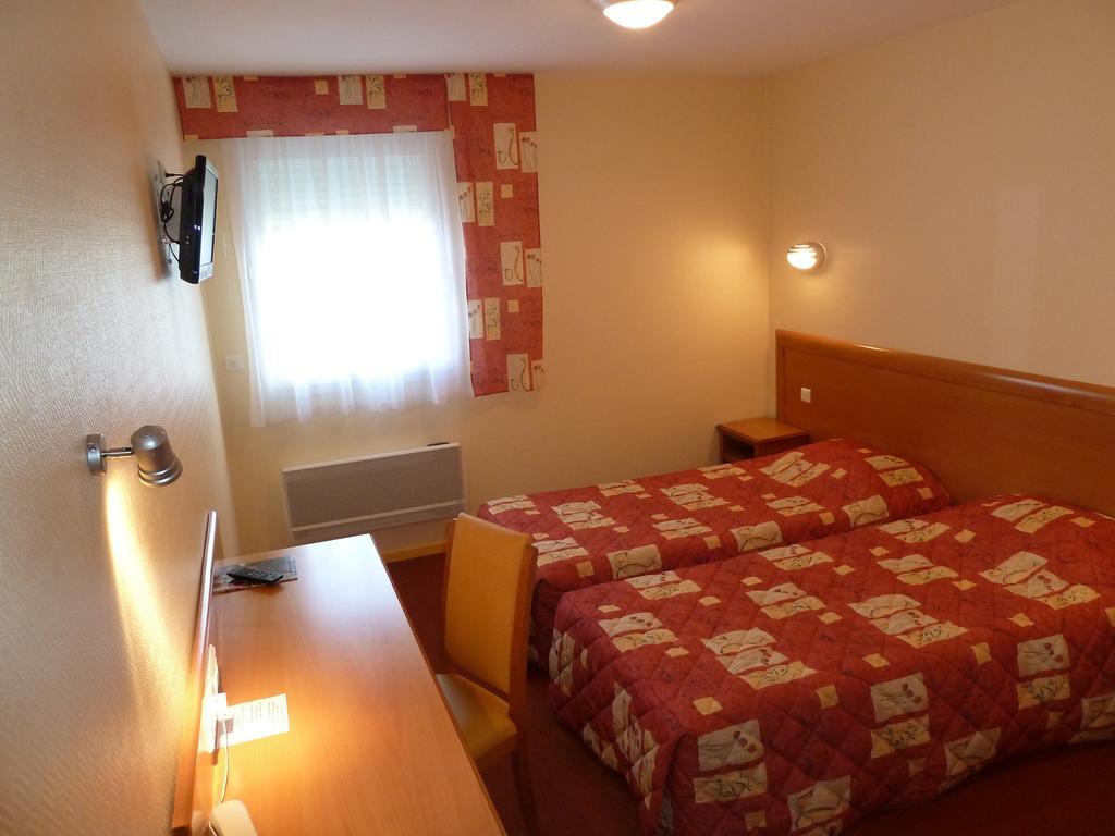 Hotel La Colombiere Cantal Массьяк Экстерьер фото