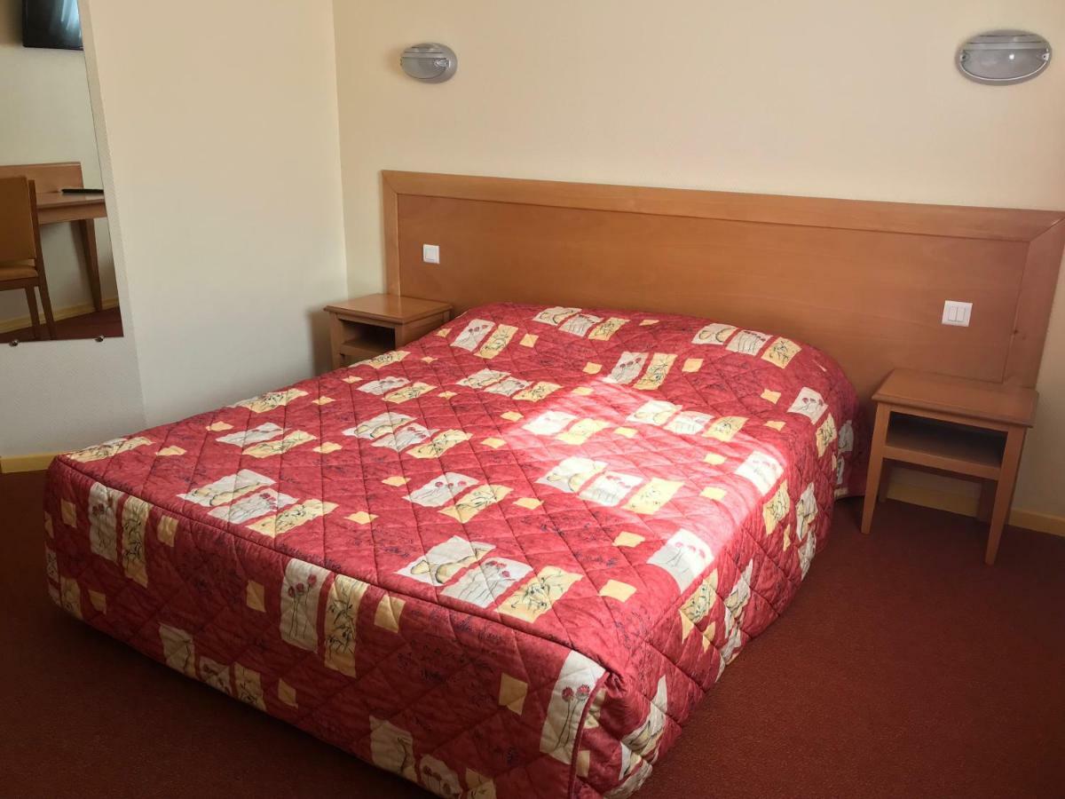Hotel La Colombiere Cantal Массьяк Экстерьер фото